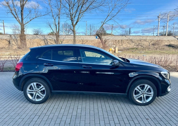 Mercedes-Benz GLA cena 110000 przebieg: 29900, rok produkcji 2019 z Warszawa małe 301